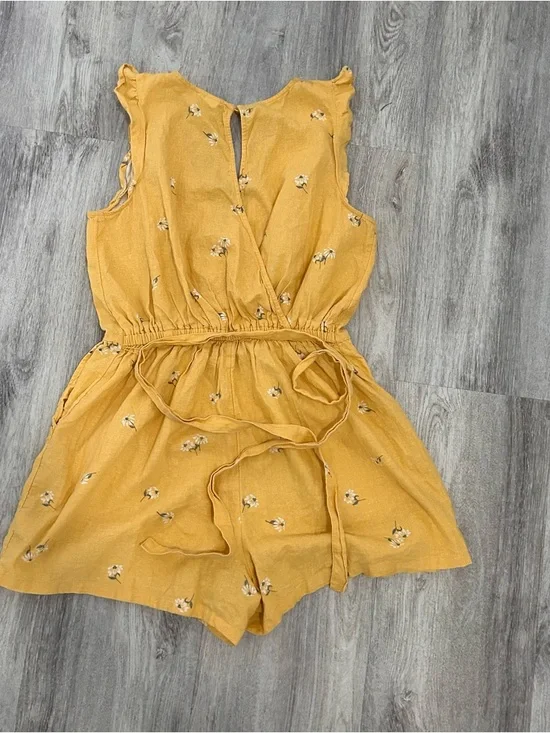 Old Navy Linen Romper Womens Small Yellow Daisies Floral Belted Spring Cottage - Picture 11 of 11